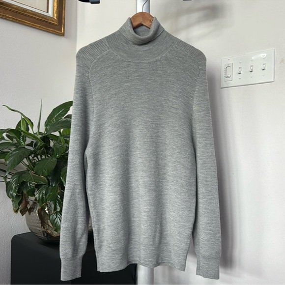 J. Crew Destination Merino Wool Saddle-Sleeve Turtleneck Sweater Men's Sz L Gray - Picture 1 of 9